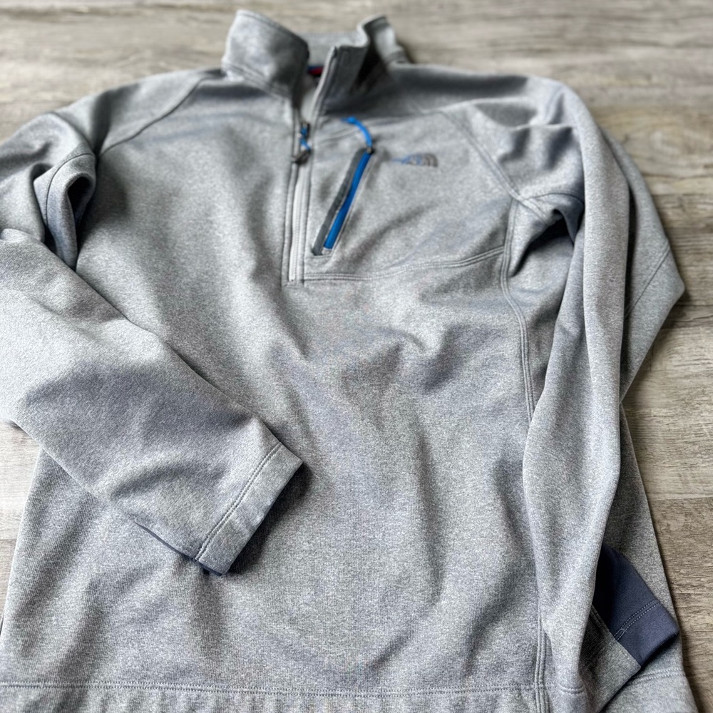 The North‎ Face Men’s Gray Long Sleeve 1/4 Zip Fleece Jacket Size Medium